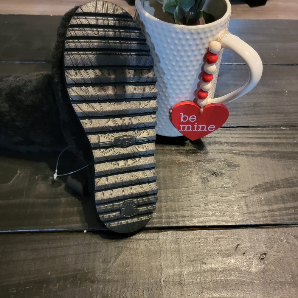 Ugg slippers - Picture 3 of 4